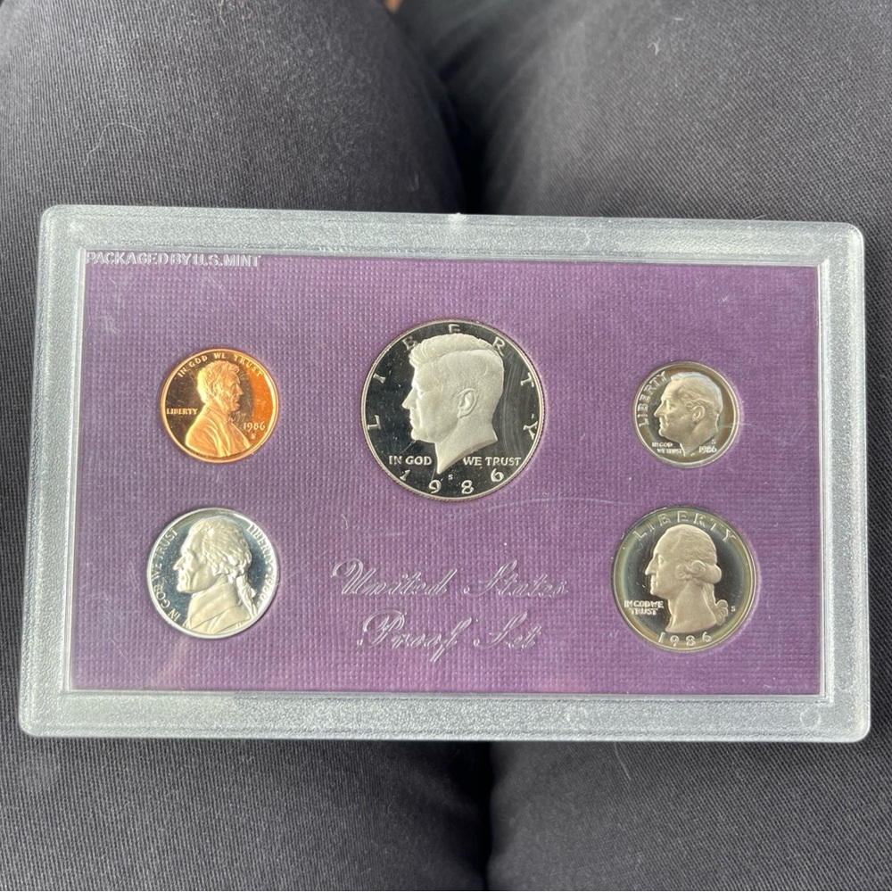 1986 Proof Coin Set with Five Coins